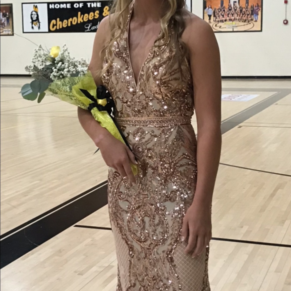 Rose gold prom dress size 6  fits more like a 2-4